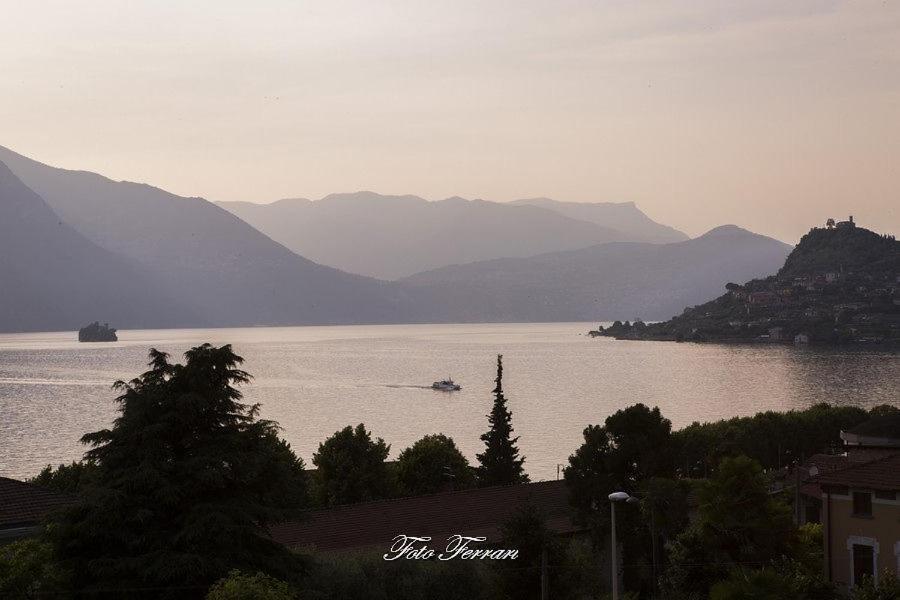 Вилла Casa Vacanze Gli Ulivi Del Lago Сале-Маразино Экстерьер фото